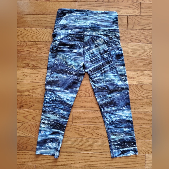 Lululemon fast and free blue crop size 4 - Picture 2 of 6
